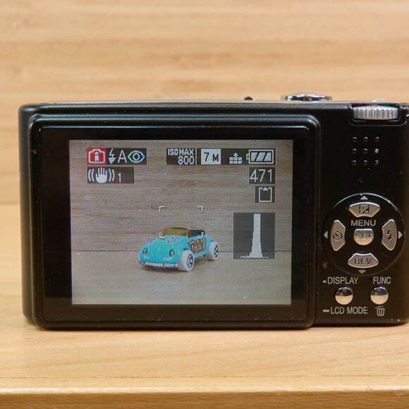 Panasonic Lumix DMC-FX12 7.2 MP Digital Camera, with 3x Optical Zoom, Black - Picture 4 of 6